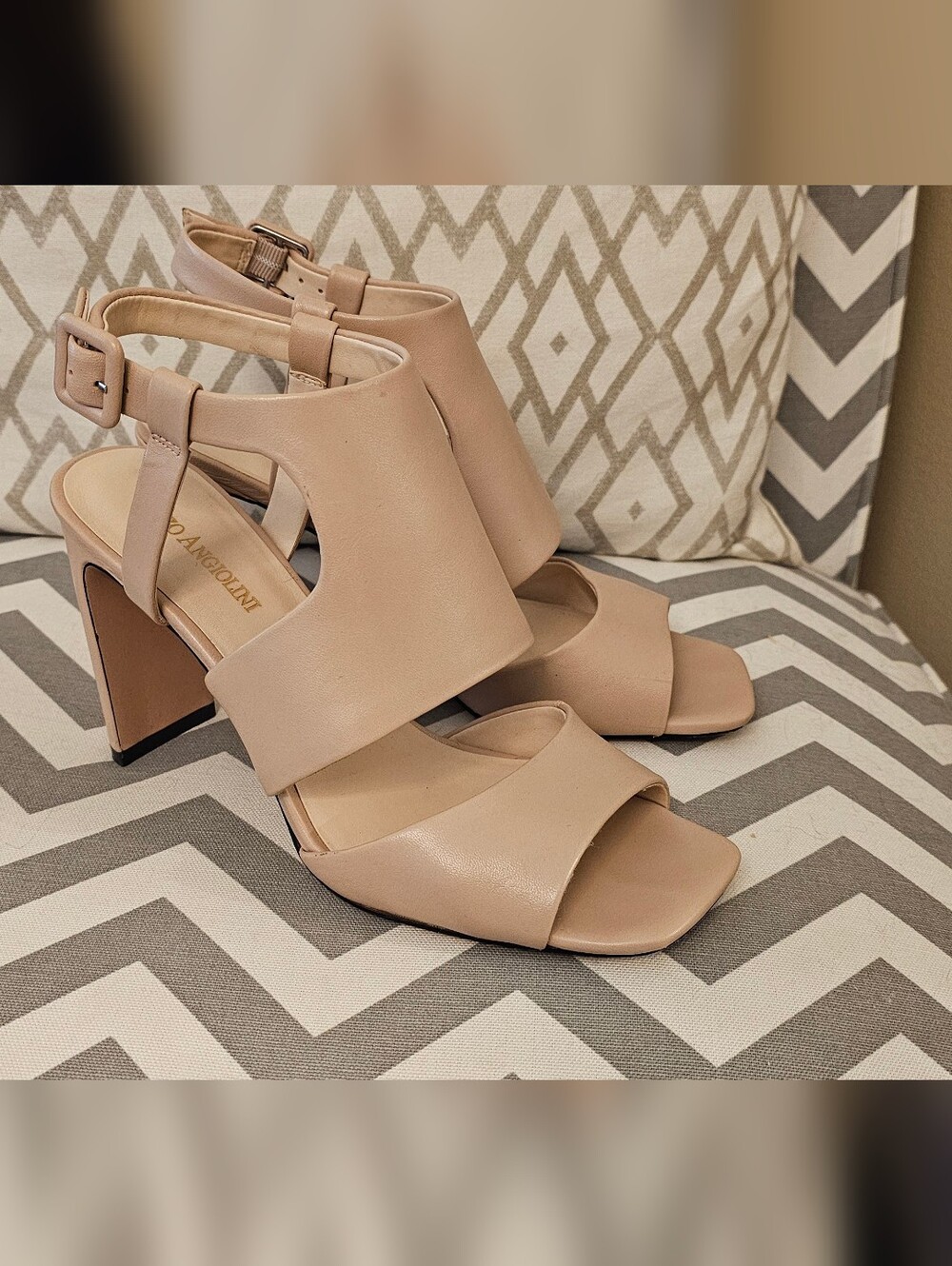 Enzo Angiolini Creamy Pink, Open-Toe Block Heel Sandals. Size 8/38.5